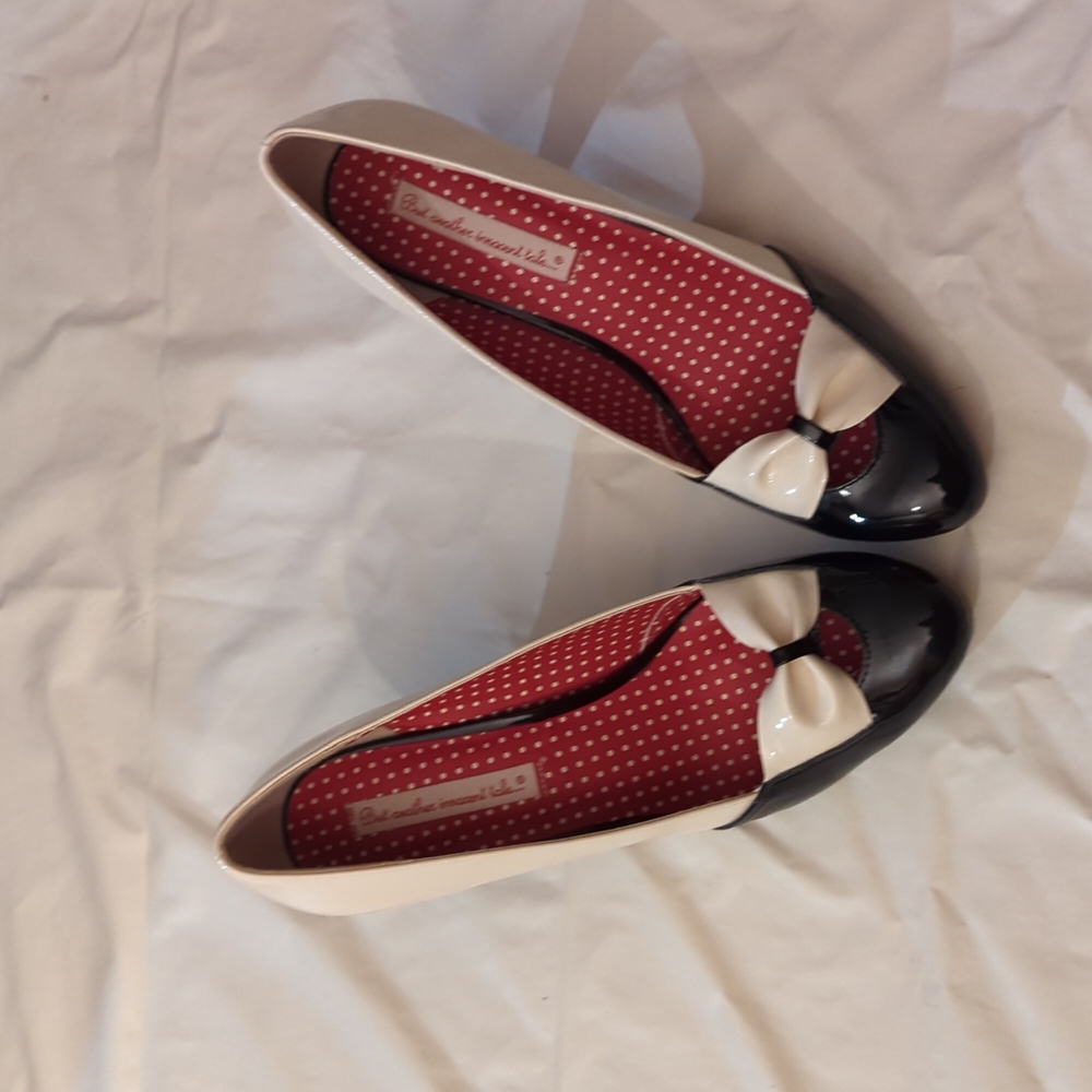 B.A.I.T. VEGAN VINTAGE STLYE PUMPS - Picture 11 of 12